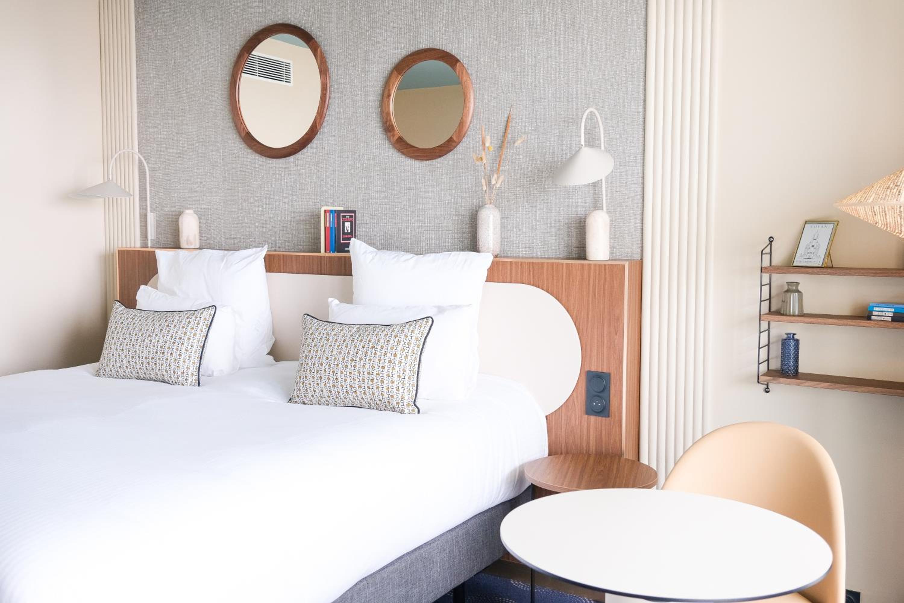 Room with Sea View and Balcony - Photo 1