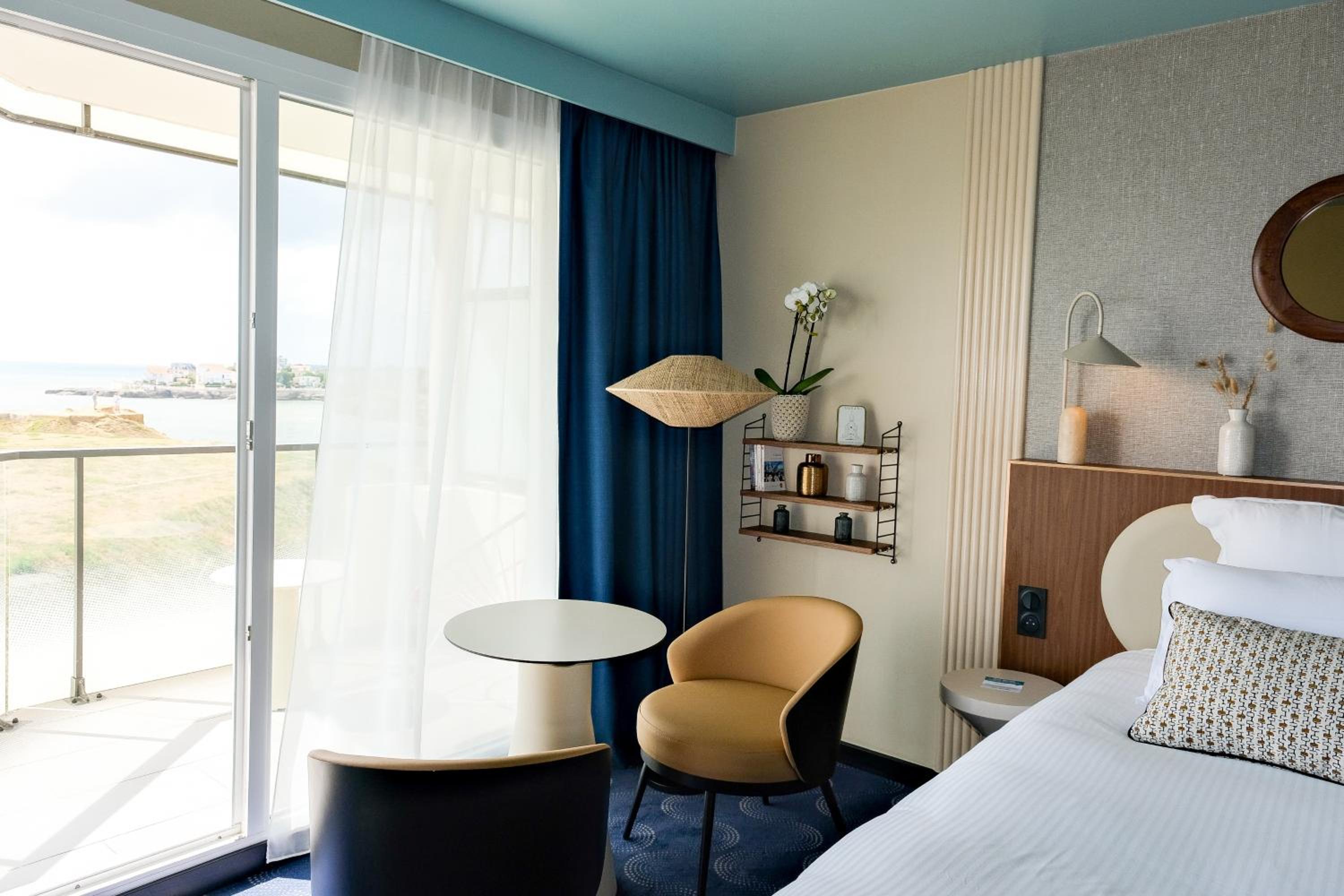 Deluxe Double Room with Balcony and Sea View - Photo 1