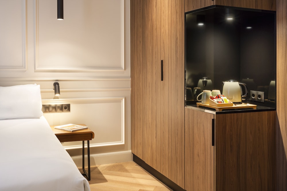 Premium Double or Twin Room photo 3