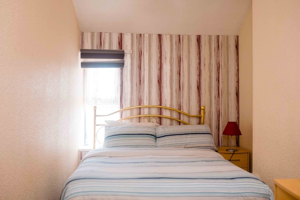 Family Apartment, Multiple Beds, Private Bathroom photo 2