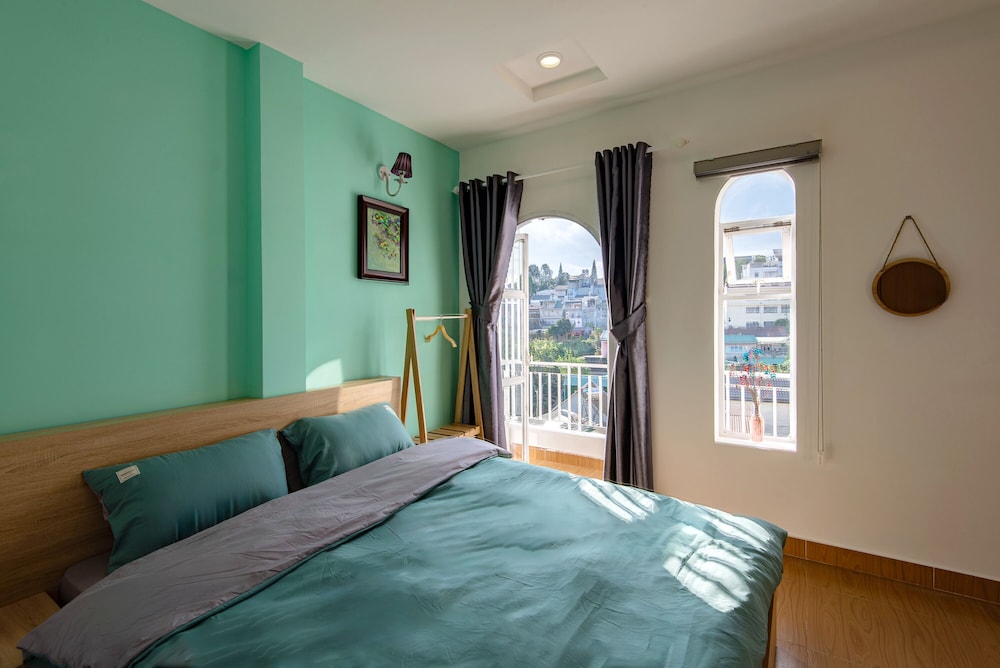 Luxury Room, City View