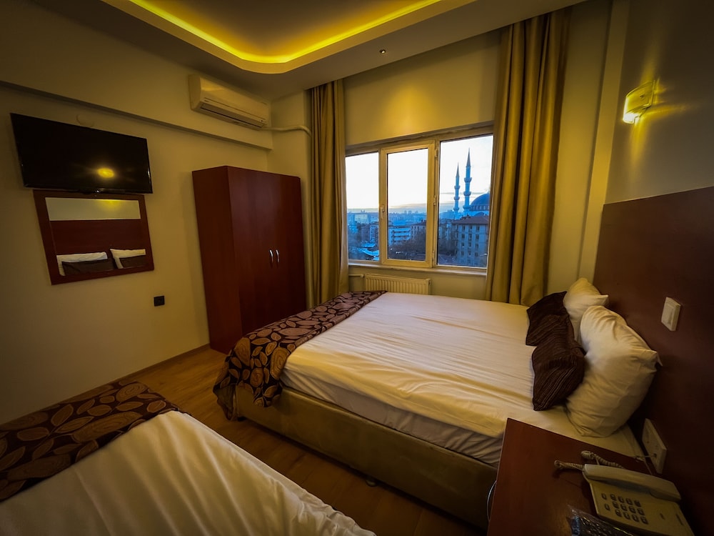 Family Room, 1 Bedroom, City View - Photo 1