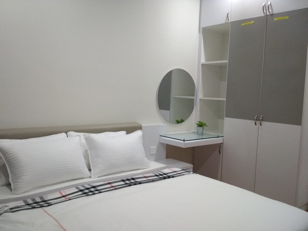 Exclusive Apartment, 3 Bedrooms photo 2