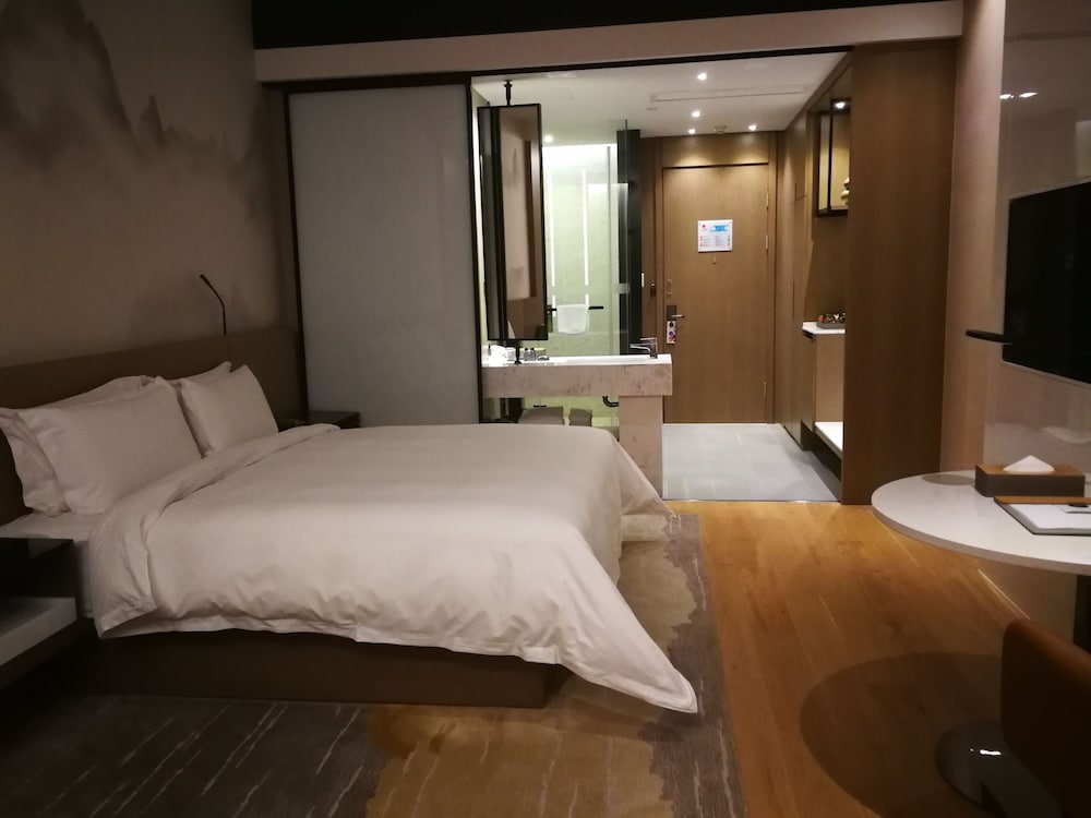 Executive Room, 1 King Bed photo 1