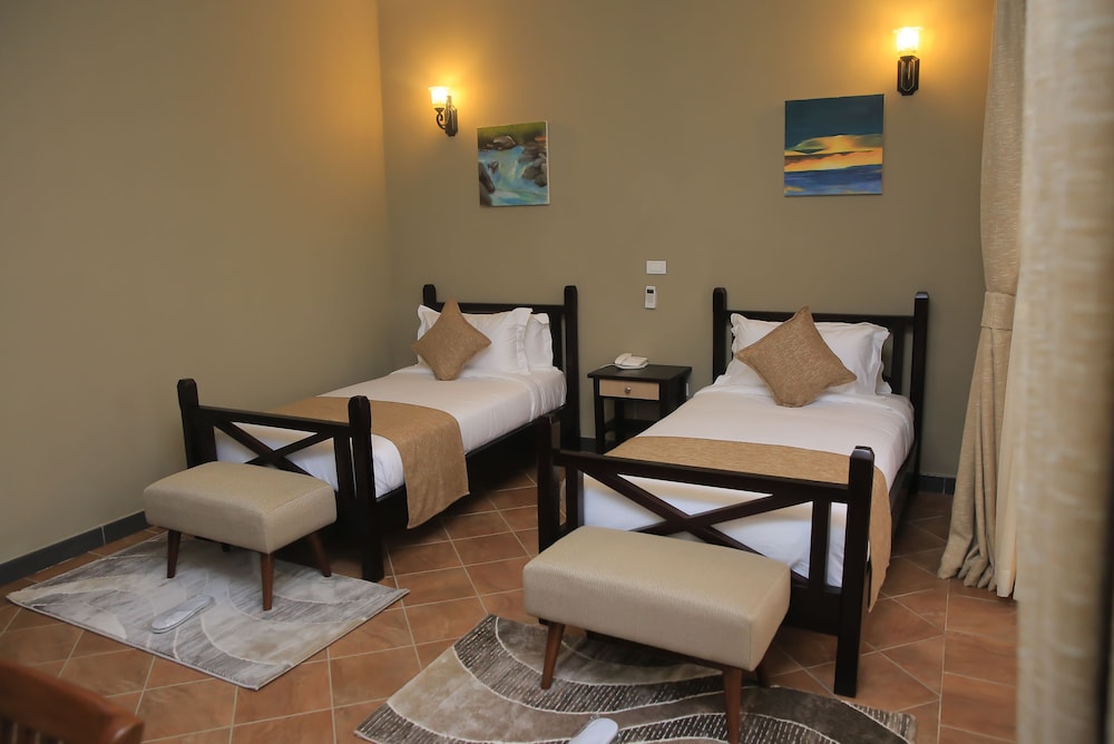 Standard Twin Room, Lake View (Grand View) photo 2