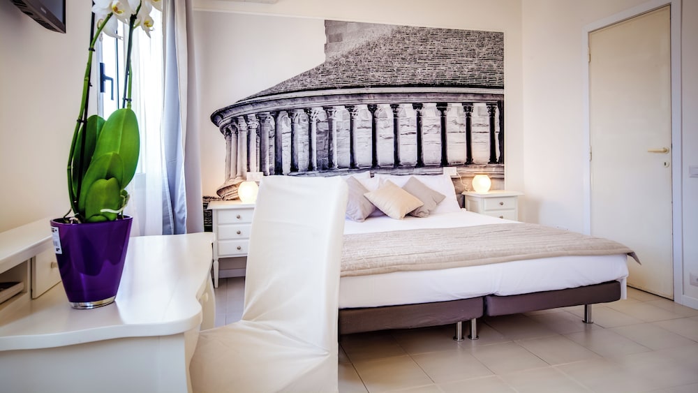 Comfort Triple Room, City View photo 2