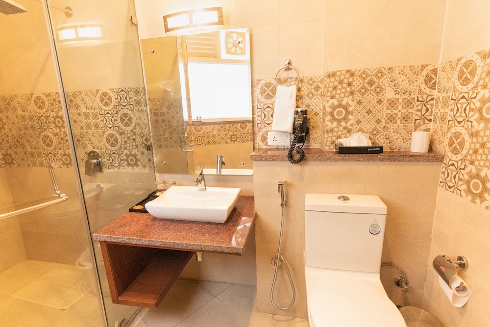 Executive Room - Photo 5