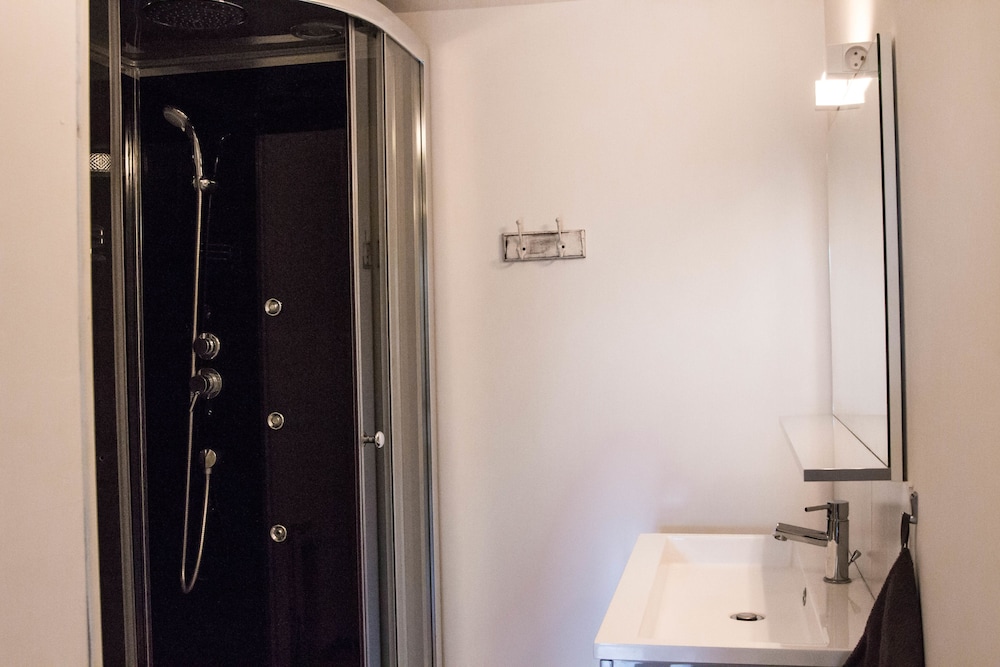 Superior Apartment, 2 Bedrooms, Ground Floor photo 3