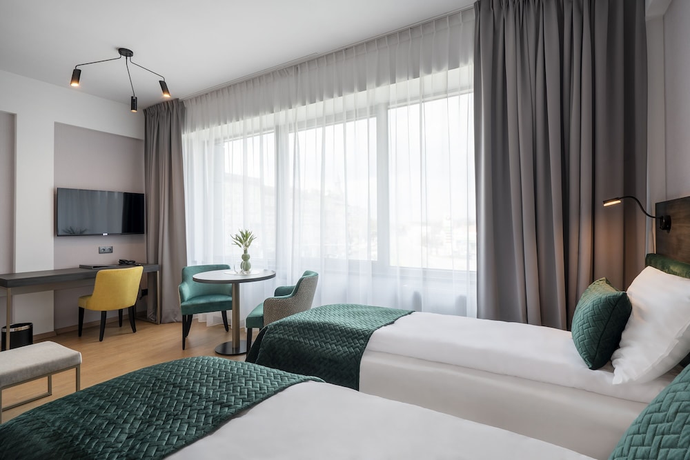 Basic Double or Twin Room, Non Smoking