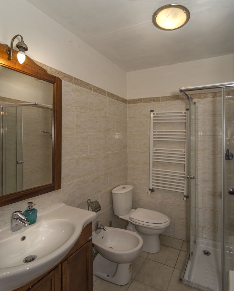 City Double or Twin Room, 1 Double Bed, Private Bathroom photo 3