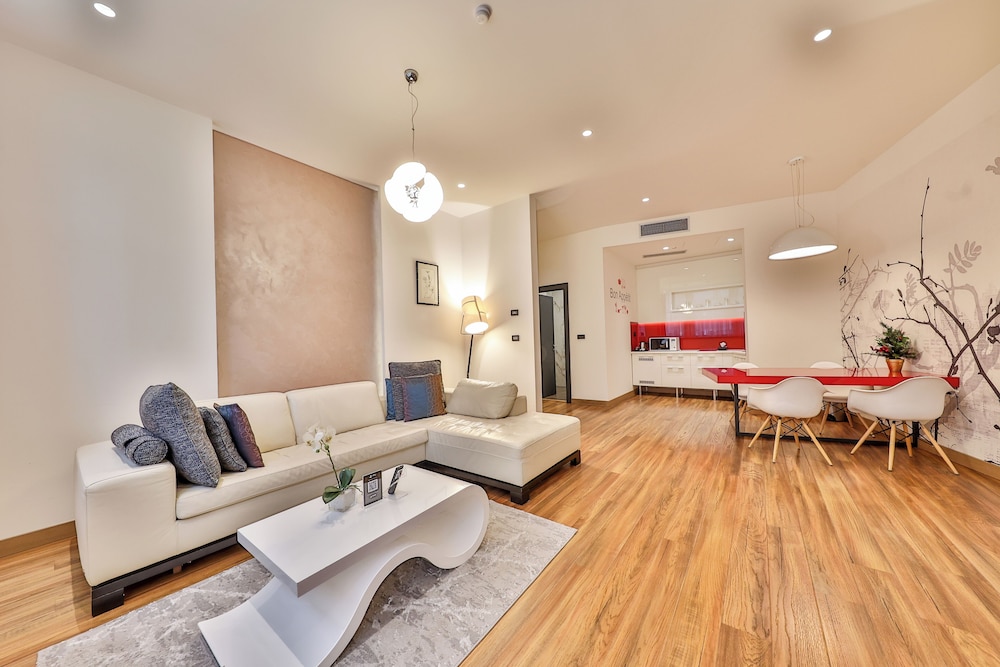 Royal Apartment, 1 Bedroom, Hot Tub - Photo 9