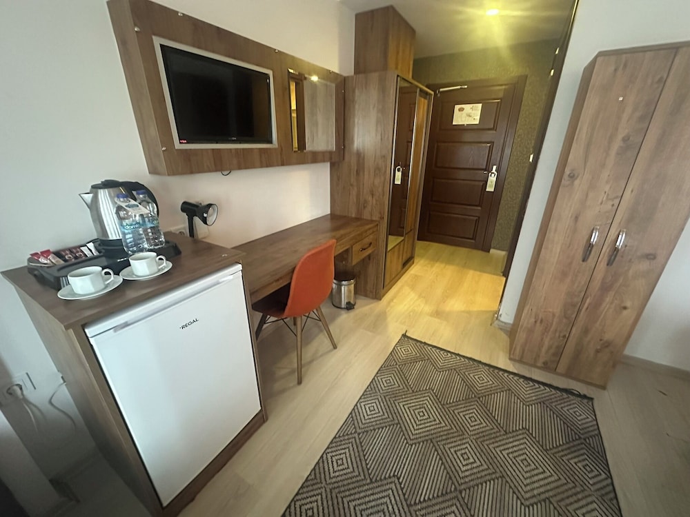 Standard Triple Room photo 2