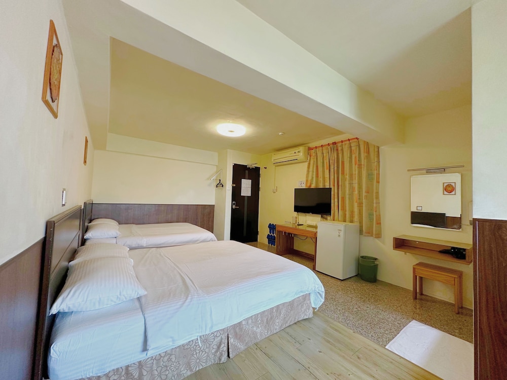 Deluxe Quadruple Room, 2 Double Beds, Non Smoking photo 2