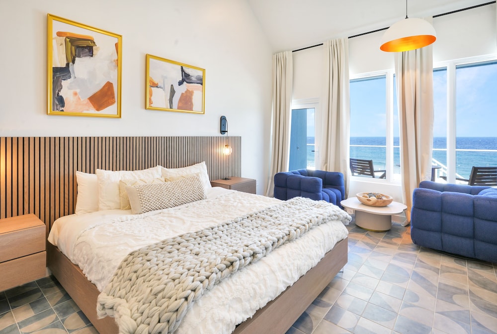 Deluxe Room, 1 King Bed, Ocean View