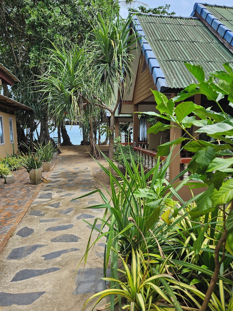 Deluxe Bungalow, Ocean View - Photo 3