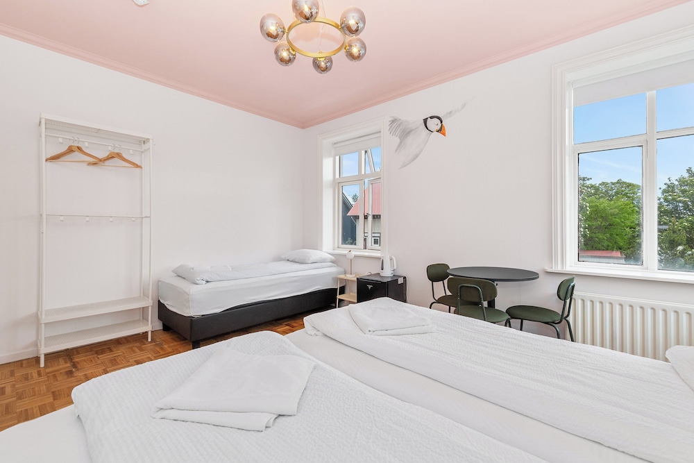 Triple Room with Shared Bathroom and Hot Tub Access photo 3