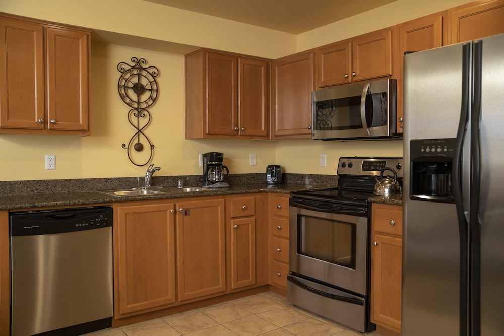 2 Bedroom PH photo 3