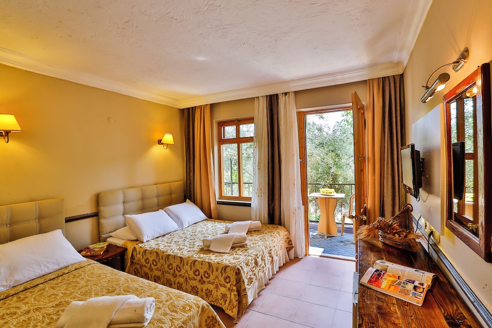 Twin Room, Partial Sea View photo 1
