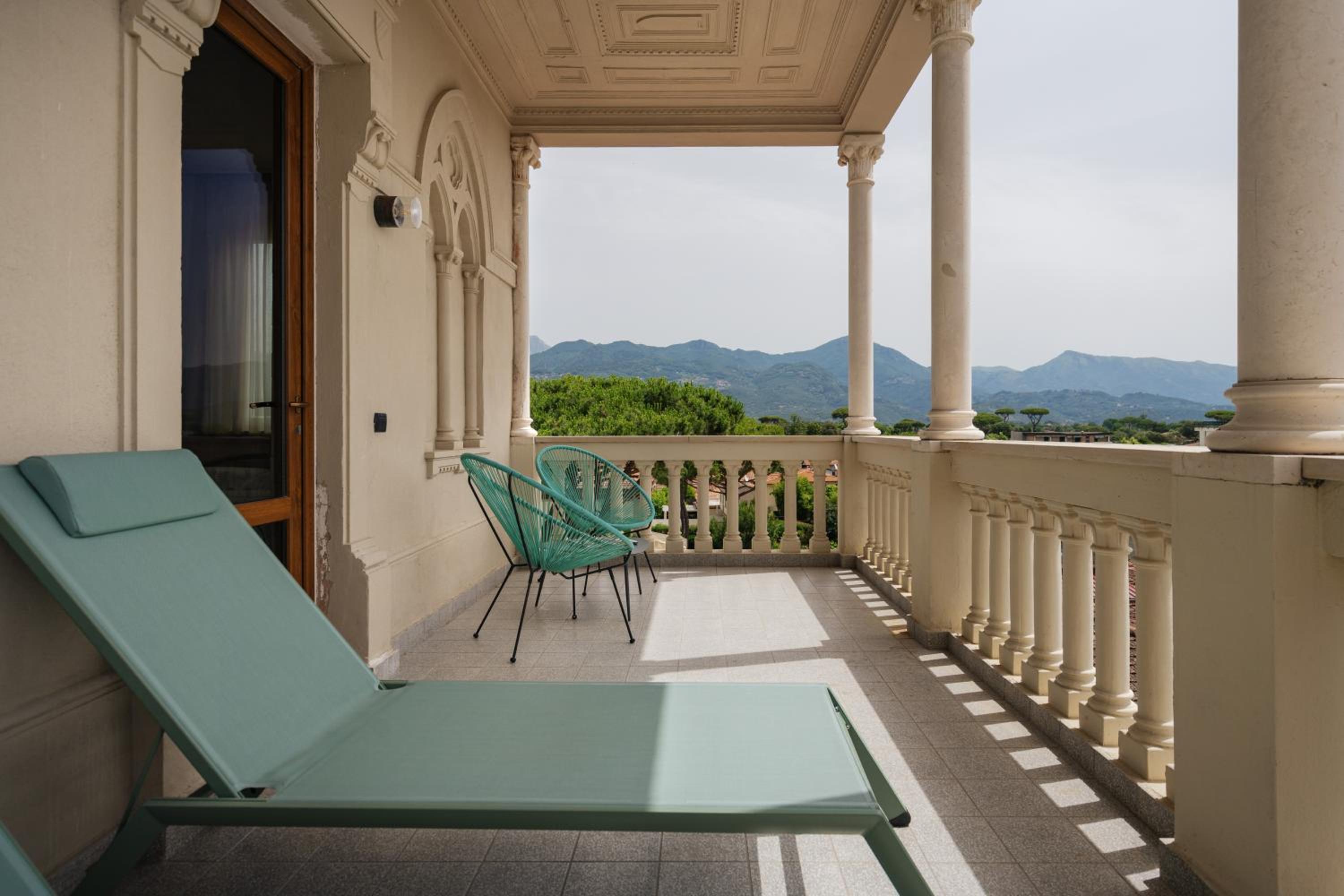 Junior Suite with Balcony photo 2