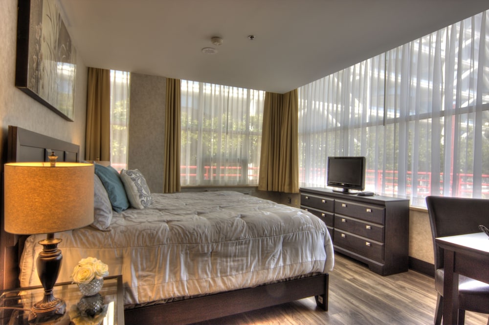 Standard Room, 1 King Bed photo 1