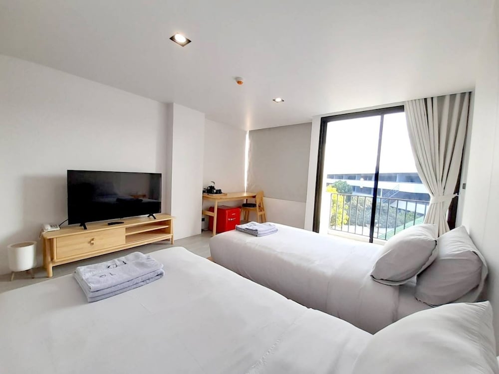 Superior Twin Room - Photo 1