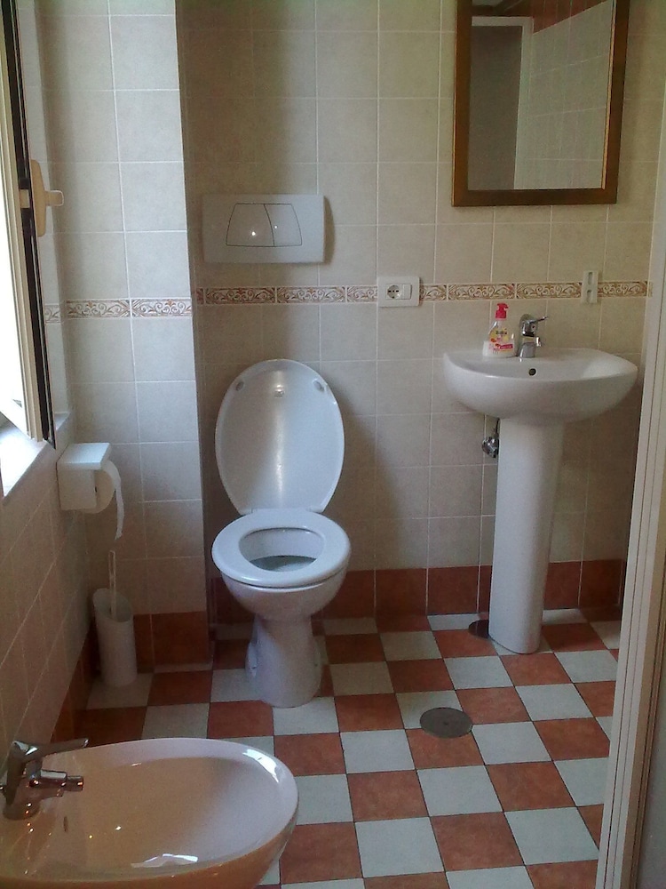 Single Room (External Bathroom)