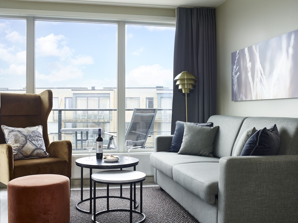 Suite with Balcony - Photo 4