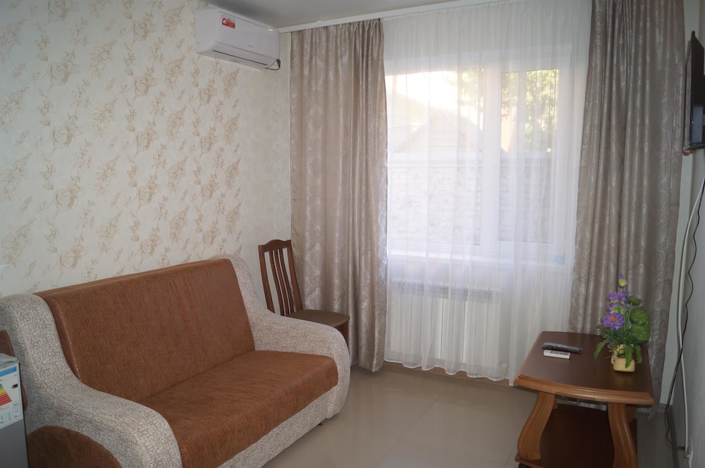 Family Double Room, 1 Queen Bed with Sofa bed, Non Smoking photo 3