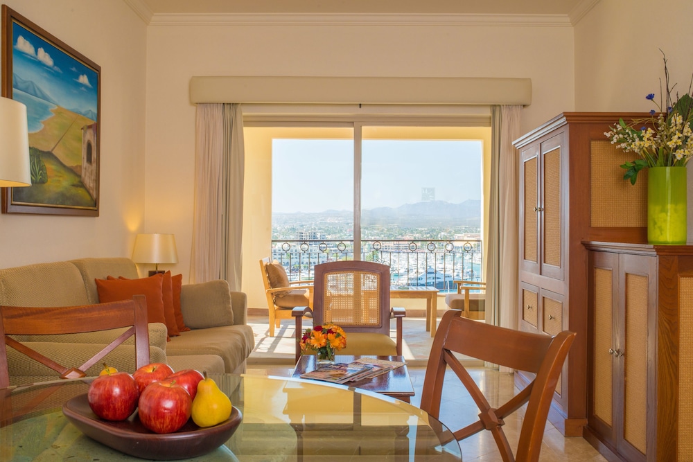 Suite, 1 Bedroom - Photo 4