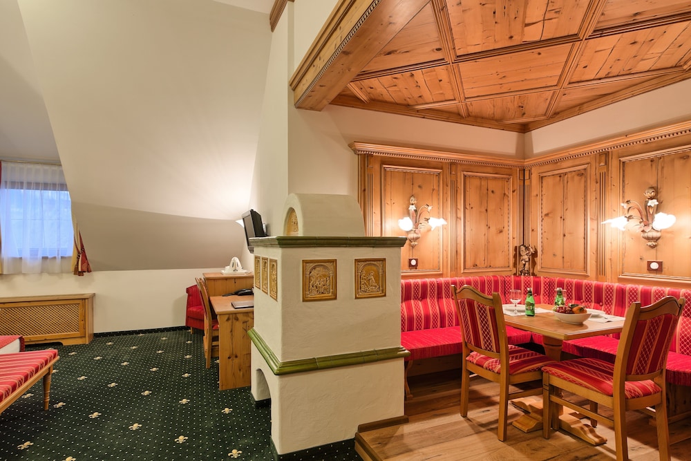 Superior Suite, 1 Double Bed with Sofa bed - Photo 3