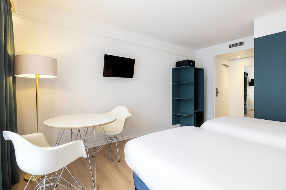 Standard Twin Room - Photo 4