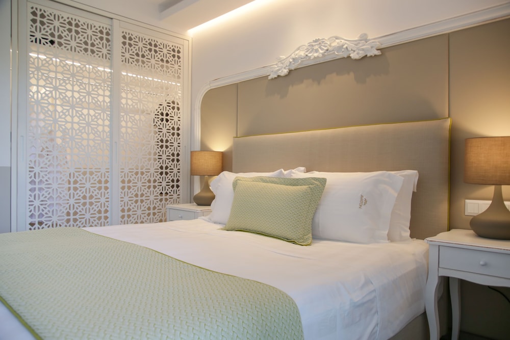 Deluxe Room with Sea View photo 3