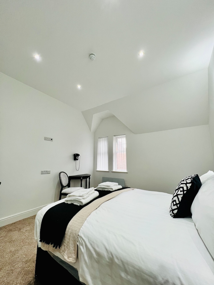 Standard Double Room, 1 Double Bed, Non Smoking, Ensuite - Photo 23