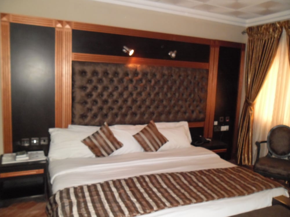 Elite Suite