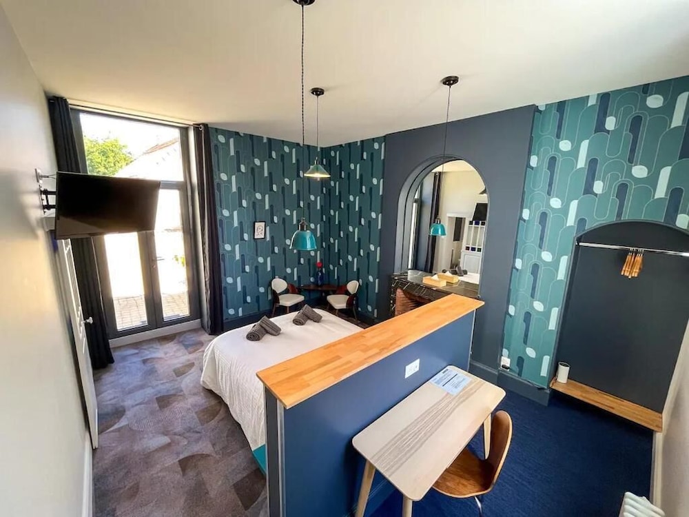 Ch1 Affaires, 1 double bed, courtyard view photo 1