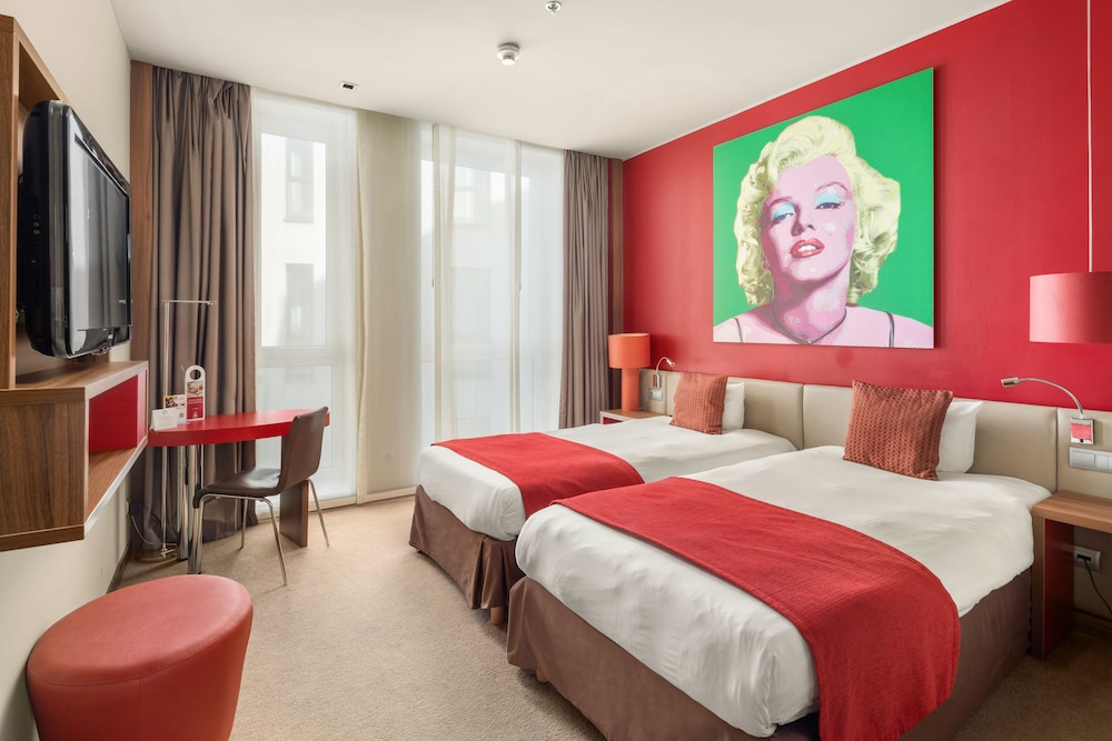 Standard Room, 2 Twin Beds, Non Smoking - Photo 4