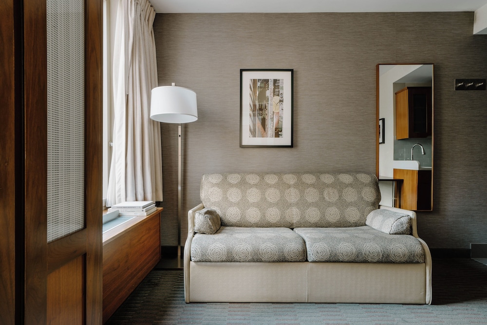 Suite, Kitchen (One Room)