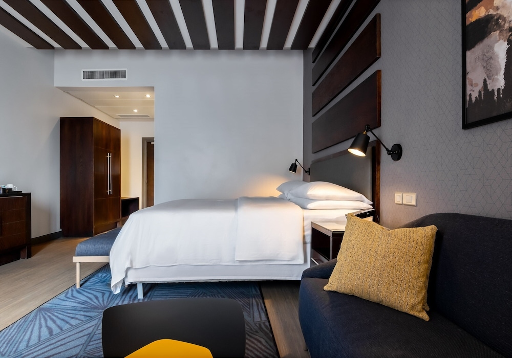 Superior Room, 1 King Bed - Photo 6
