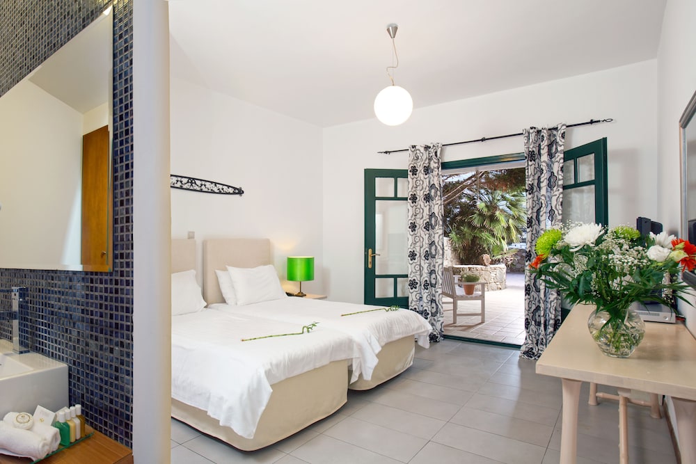 Classic Double or Twin Room, Garden View - Photo 1