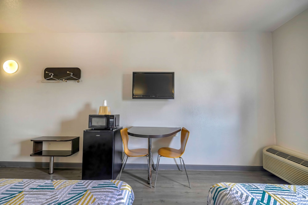 Standard Suite, 2 Double Beds, Non Smoking, Kitchenette photo 3