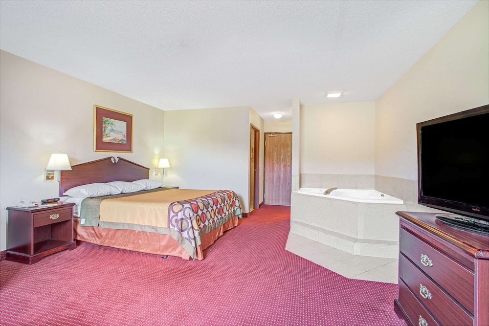 Suite, 1 King Bed, Non Smoking photo 1