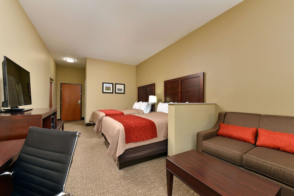 Suite, Multiple Beds, Non Smoking photo 3