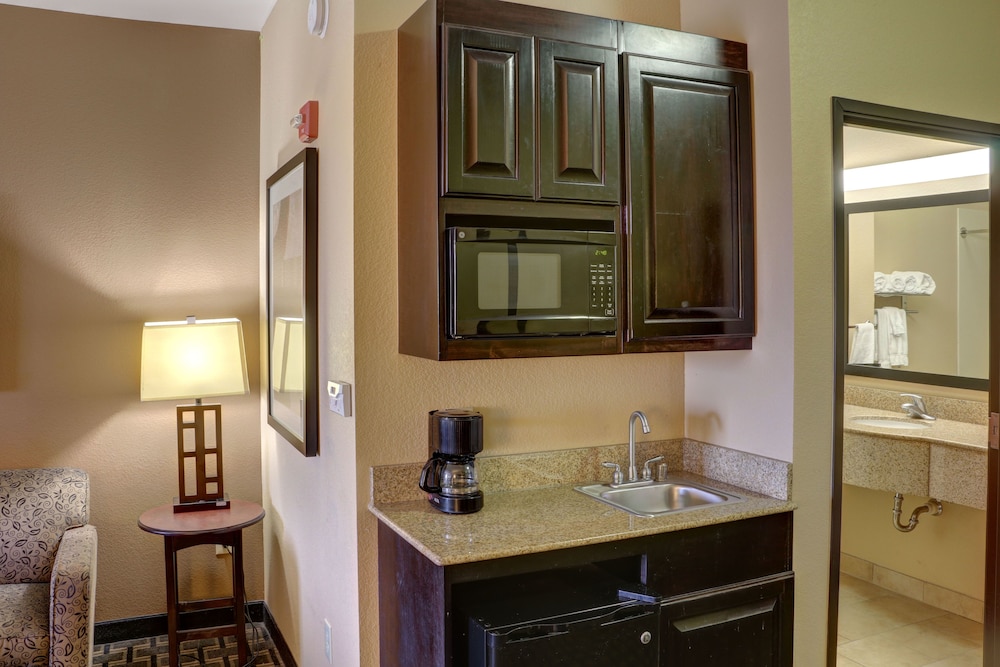 Suite, Multiple Beds - Photo 3