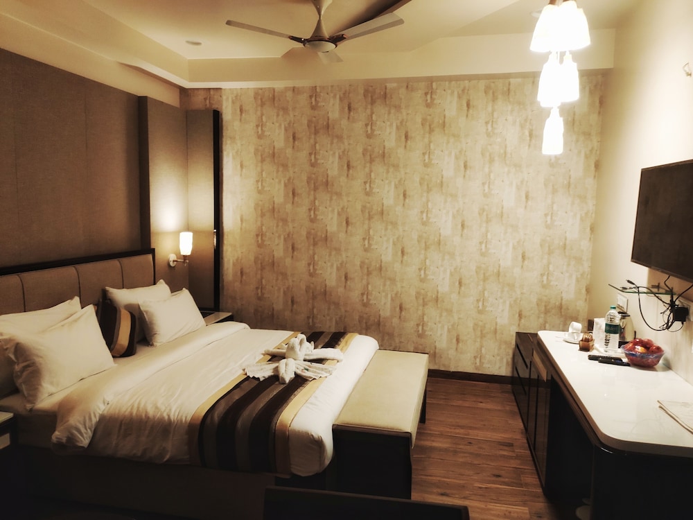 Grand Room photo 1