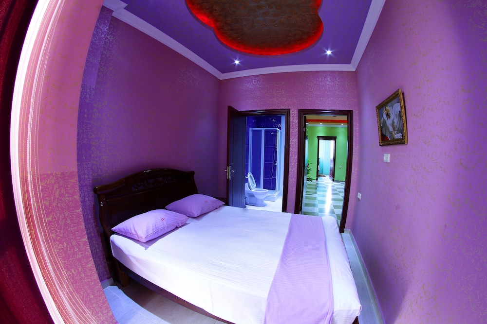 Three-Room Executive Suite for 6 persons