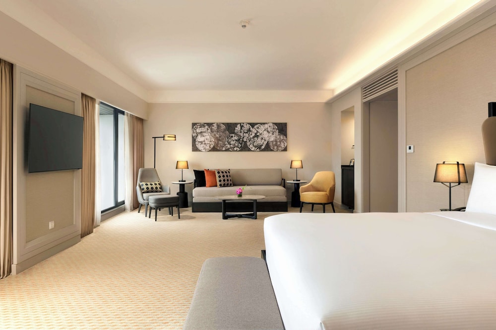 King Deluxe Family Room - Photo 3