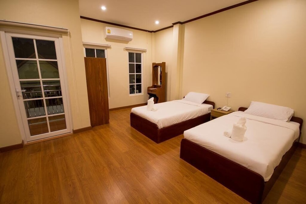 Standard Double or Twin Room - Photo 7