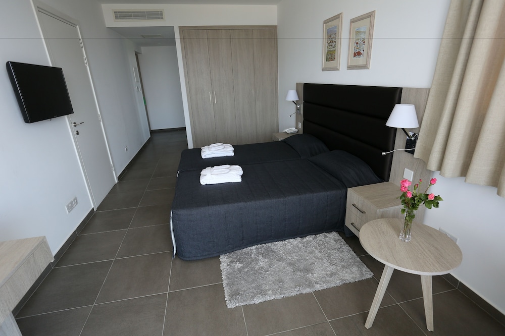 Superior Room, Garden View - Photo 8