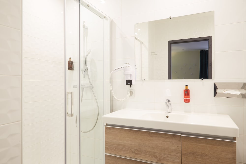 Standard Double Room - Photo 5