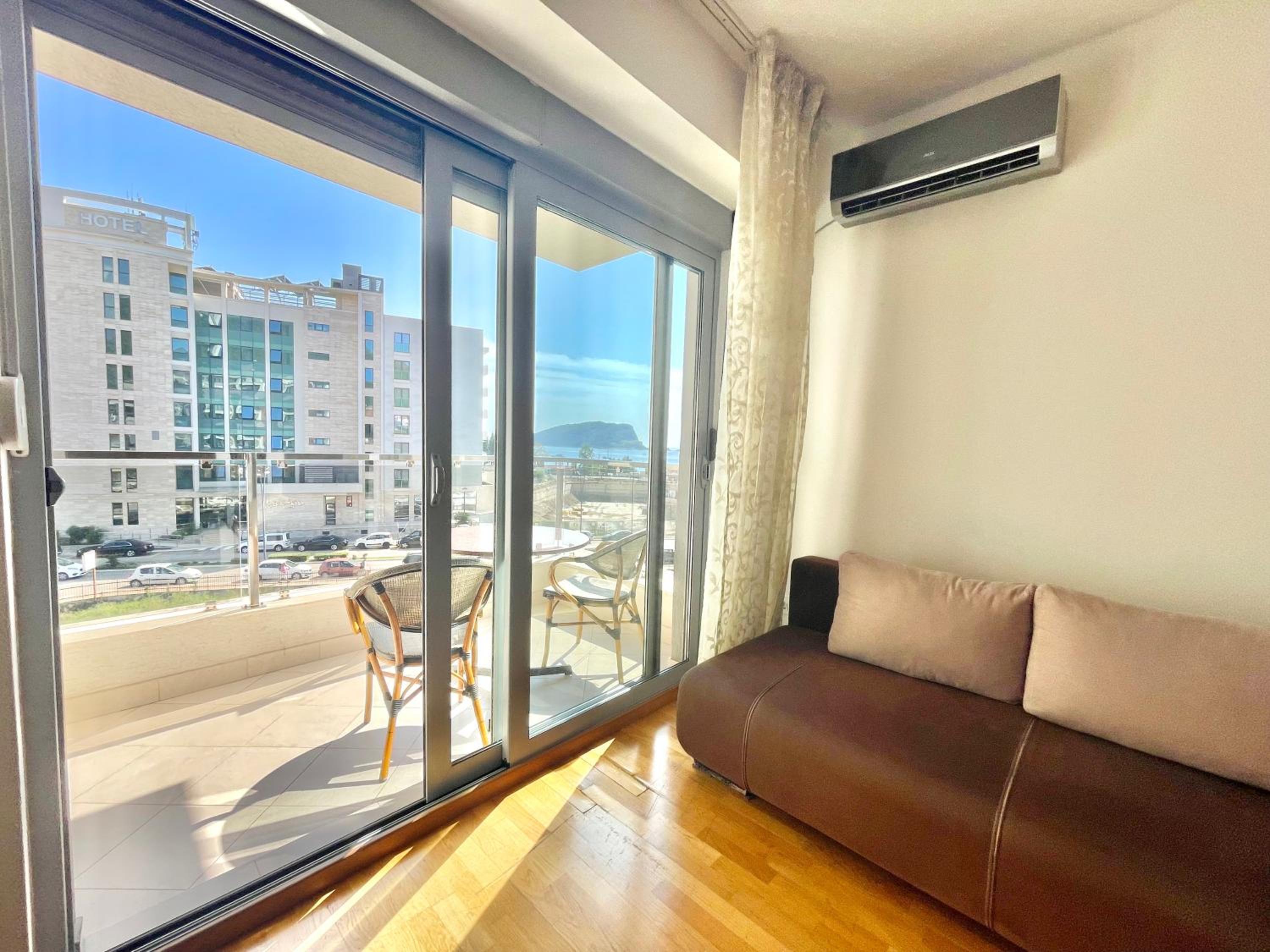 Studio with Terrace photo 2